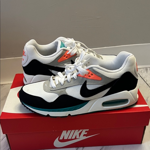 Nike Air Max Correlate - Picture 2 of 5